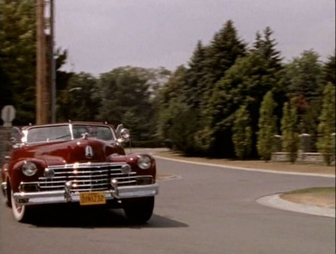 1942 Cadillac Series 62 Convertible De Luxe Coupe [6267D]