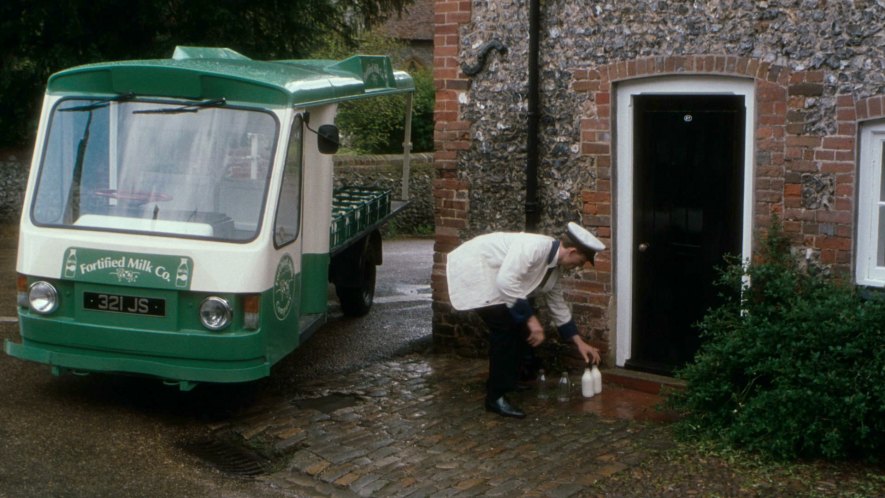 Wales & Edwards Rangemaster Milk Float