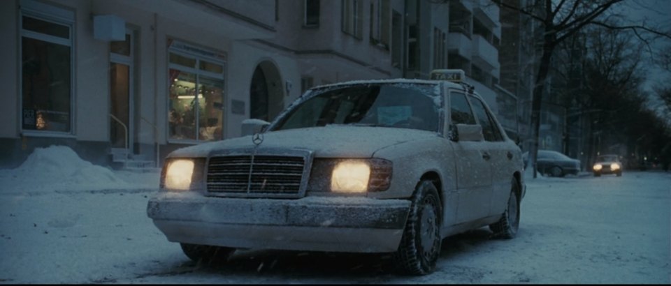 1990 Mercedes-Benz [W124]