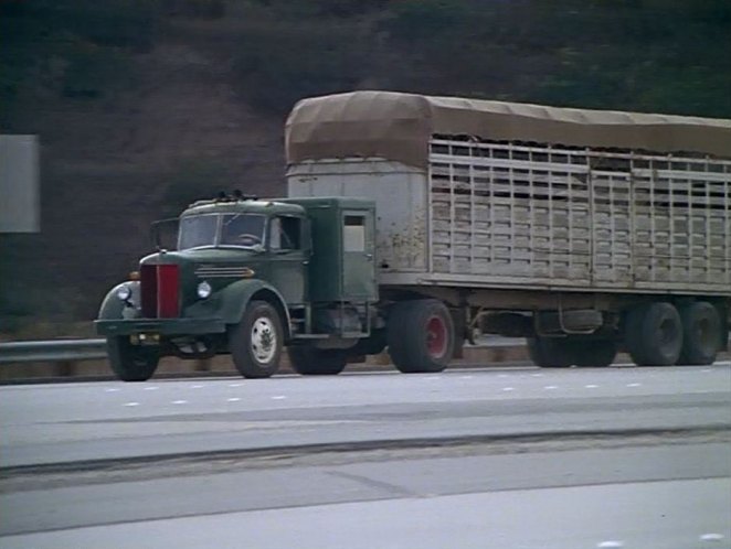 1946 Mack LJ