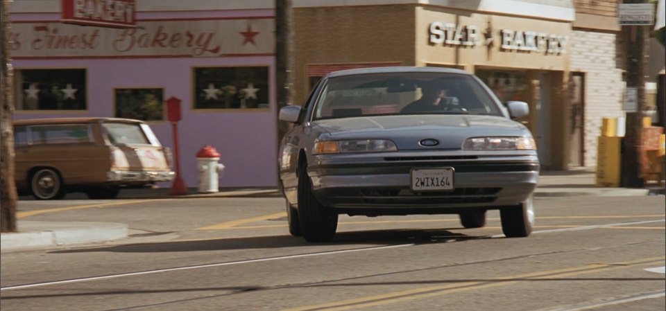 1992 Ford Crown Victoria LX [P74]