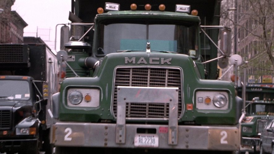 Mack R-600