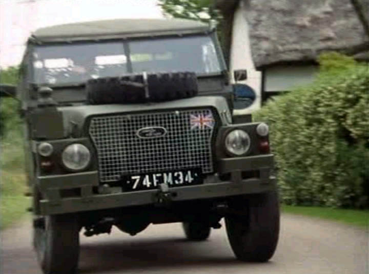 1971 Land-Rover 88'' Series III Light-Weight FFR