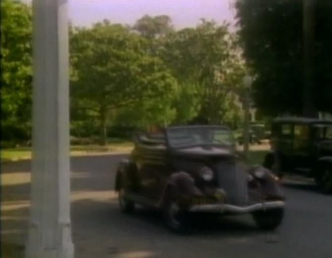 1936 Ford V8 De Luxe Convertible Touring Sedan [68]