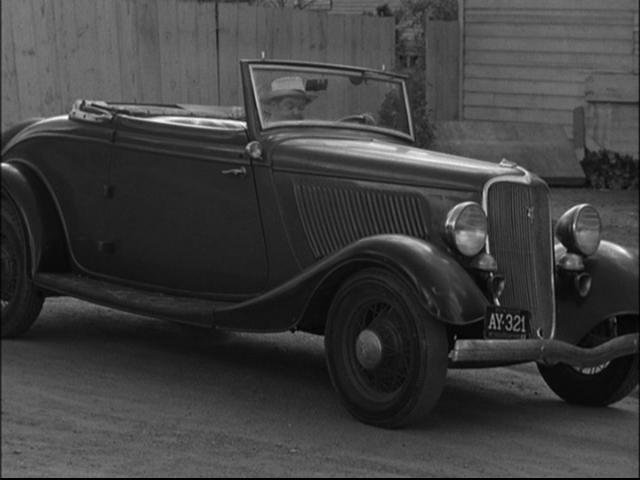 1933 Ford V8 Cabriolet [40]