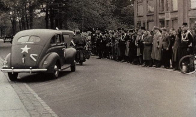 1940 Ford V8 De Luxe Fordor [01A-73B]