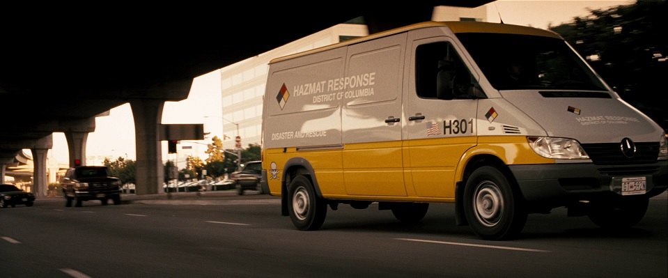 2003 Dodge Sprinter 2500 rebadged as Mercedes-Benz [VA]