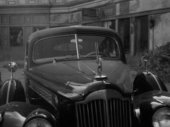 1940 Packard Custom Super Eight Formal Sedan [180]