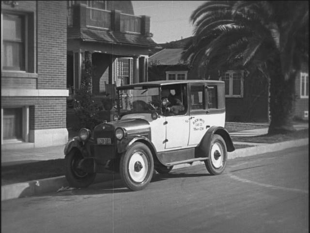 1925 Reo T-6 Taxicab