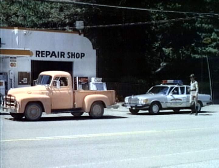 1953 International Harvester R-110