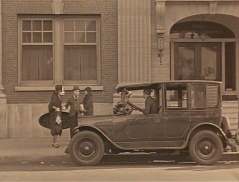 1925 Yellow Cab Model O-4