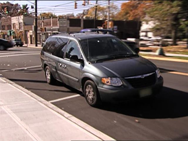 2005 Chrysler Town & Country LX [RS]