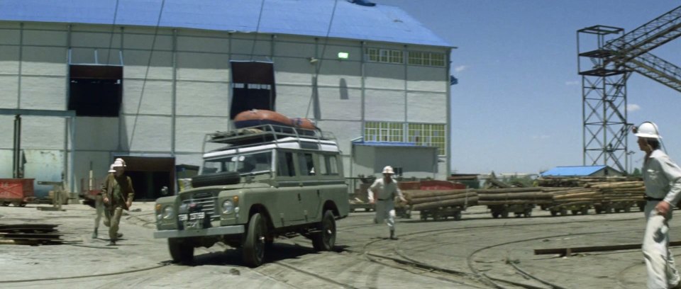 Land-Rover 109'' Series III Station Wagon