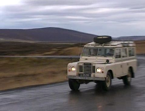 Land-Rover 109'' Series III Station Wagon