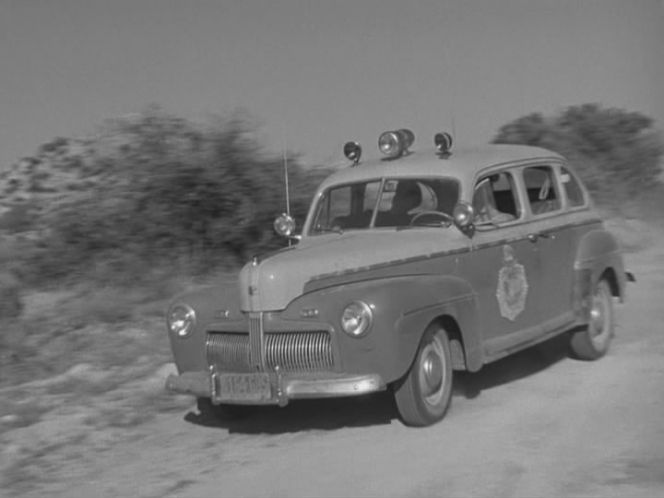 1942 Ford Super De Luxe Fordor