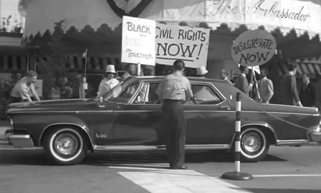 1964 Chrysler New Yorker 4-door Hardtop [VC3-H-43]