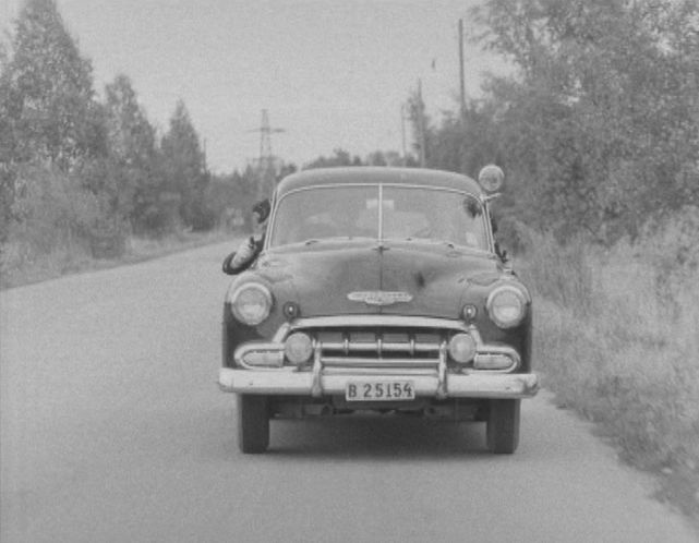 1952 Chevrolet Styleline De Luxe Four-Door Sedan [2103]