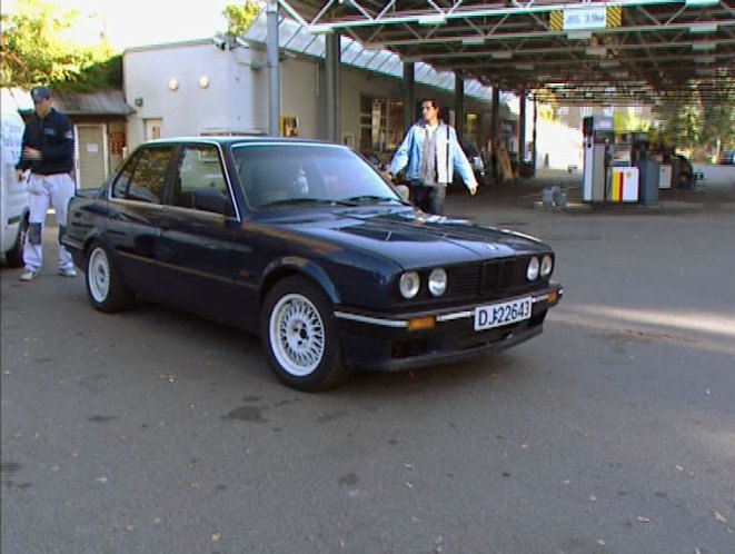 1988 BMW 320i [E30]