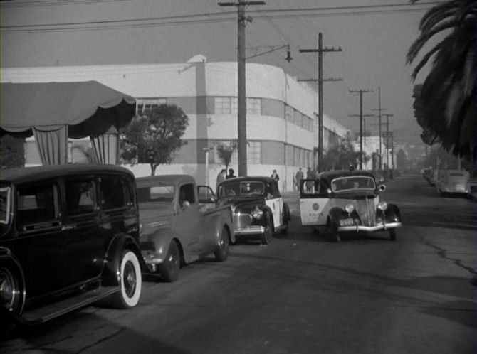 1936 Ford V8 De Luxe Fordor Sedan [68]