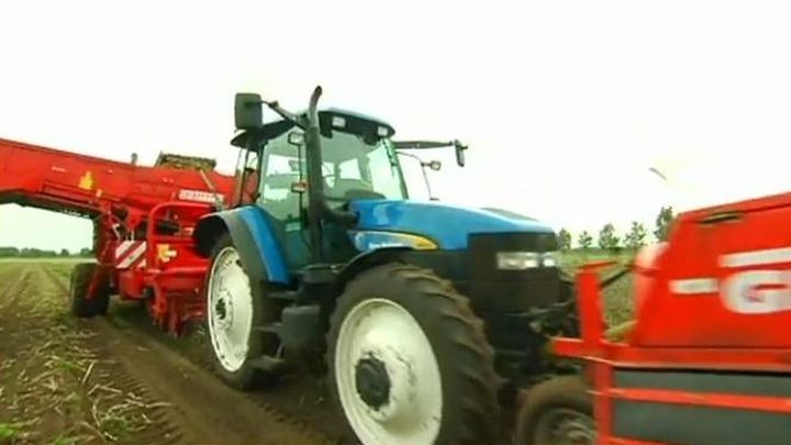 New Holland TM120