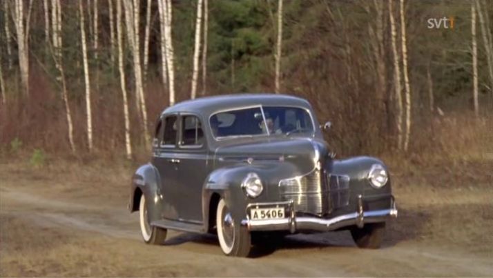 1940 Dodge Luxury Liner De Luxe Sedan [D-14]