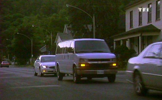 2003 Chevrolet Express [GMT610]