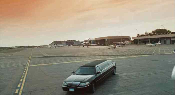 2003 Lincoln Town Car Stretched Limousine Royale Limousine