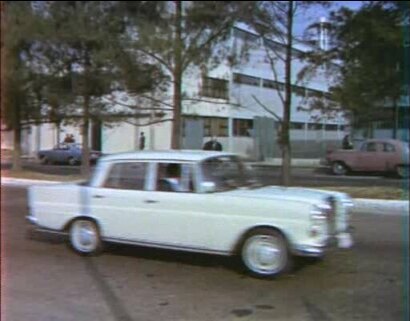 1966 Mercedes-Benz 200 [W110]
