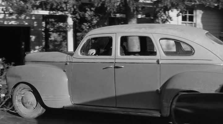 1941 Plymouth Special De Luxe Four-Door Sedan [P-12]