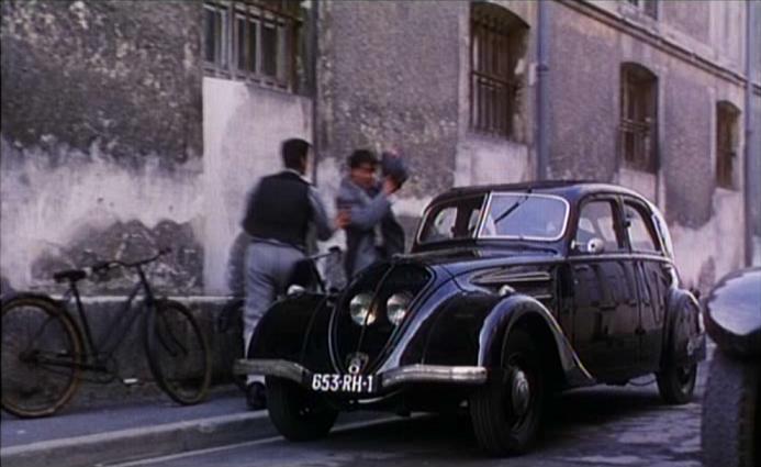 1937 Peugeot 302 Berline Luxe