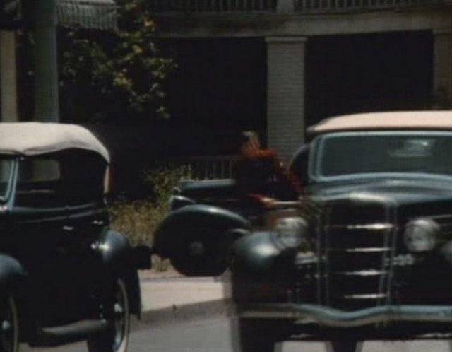 1935 Ford V8 De Luxe [48]