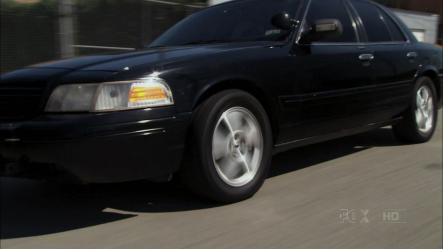 2003 Ford Crown Victoria LX Sport [P74]