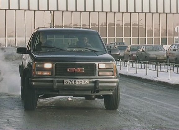 1995 Chevrolet Suburban K-2500 with 1992-1993 GMC front [GMT410]