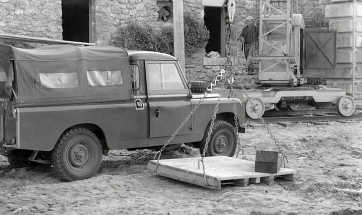 Land-Rover 109'' Series IIa Pickup