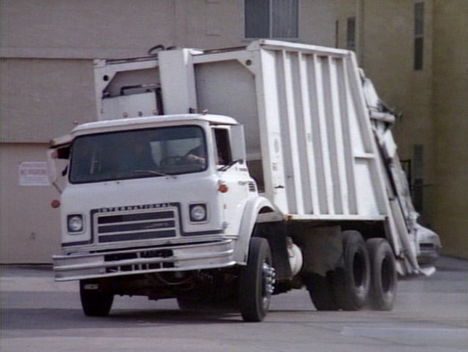 1974 International Harvester Cargostar 1910 B Pak-Mor RL225