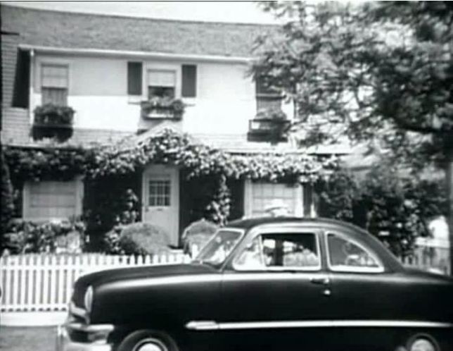 1950 Ford Custom De Luxe Club Coupe [72B]