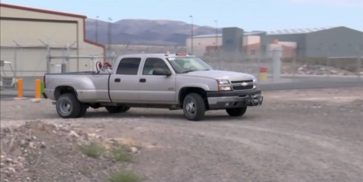 2005 Chevrolet Silverado HD 3500 Crew Cab Big Dooley LT [GMT880]