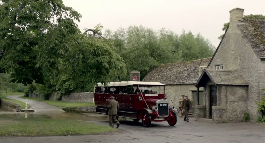 1919 Thornycroft Type J Replica Charabanc