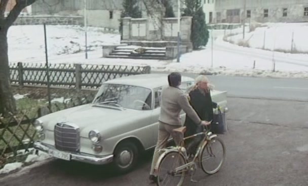 1966 Mercedes-Benz 200 [W110]