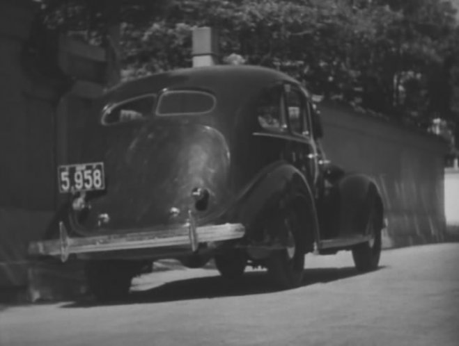 1937 Terraplane Super 6-Passenger Sedan