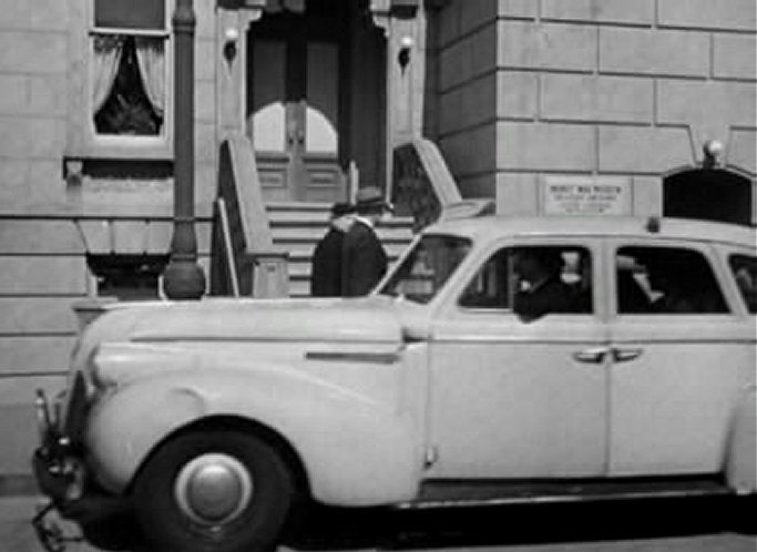 1939 Buick Special Four Door Touring Sedan [41]