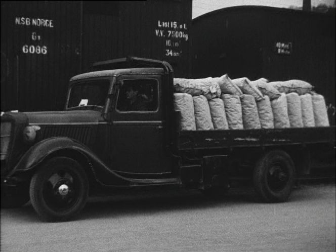 1936 Ford V8 1½-Ton [51]