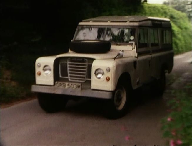 1973 Land-Rover 109'' Series III Station Wagon