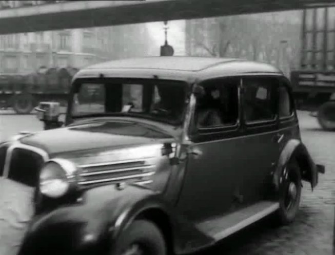 1935 Renault Vivaquatre Conduite Intérieure Taxi [Type KZ23]