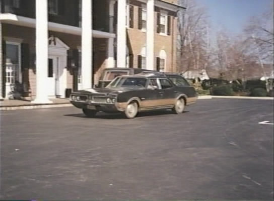 1969 Oldsmobile Vista Cruiser