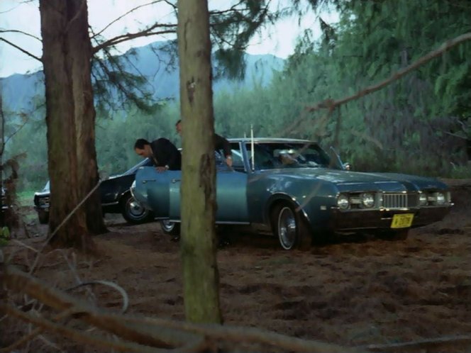 1968 Oldsmobile Cutlass Holiday Sedan