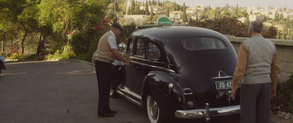 1946 Plymouth De Luxe 4-door Sedan [P-15]