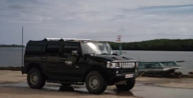 2003 Hummer H2 [GMT820]