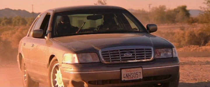 2000 Ford Crown Victoria LX [P74]