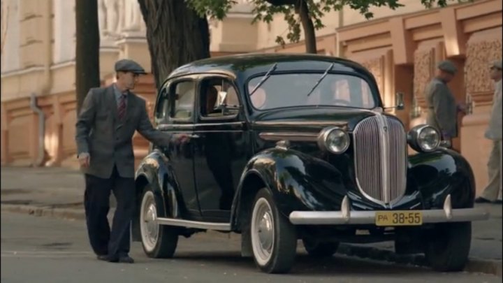 1938 Plymouth De Luxe Four Door Sedan [P-6]